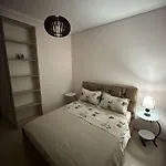 5 Star *