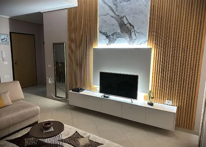 5 Star Vlorë